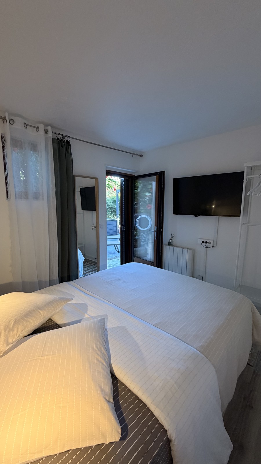 Chambre 3 · rez-de-chaussée, accès privé