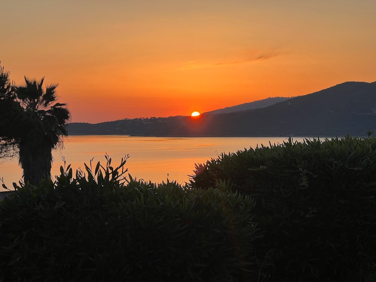 Golfe de Sagone au crépuscule