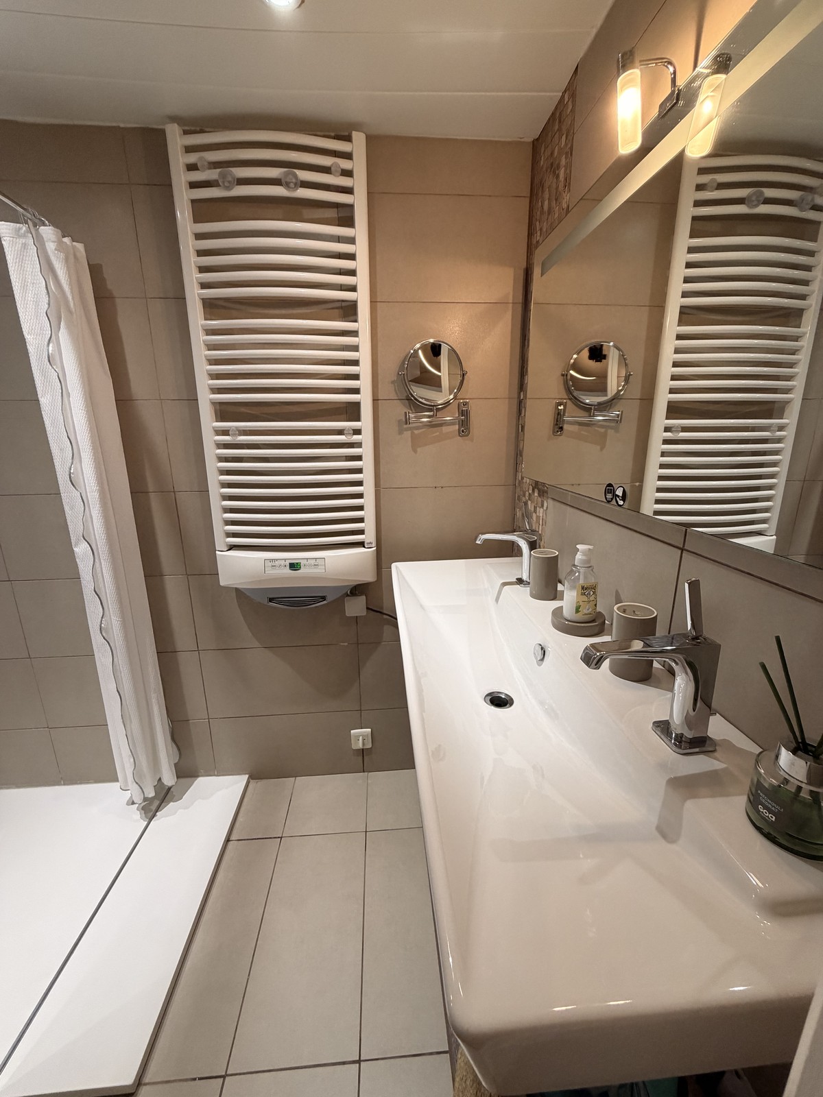 Salle de bain · rez-de-chaussée, douche à l'italienne